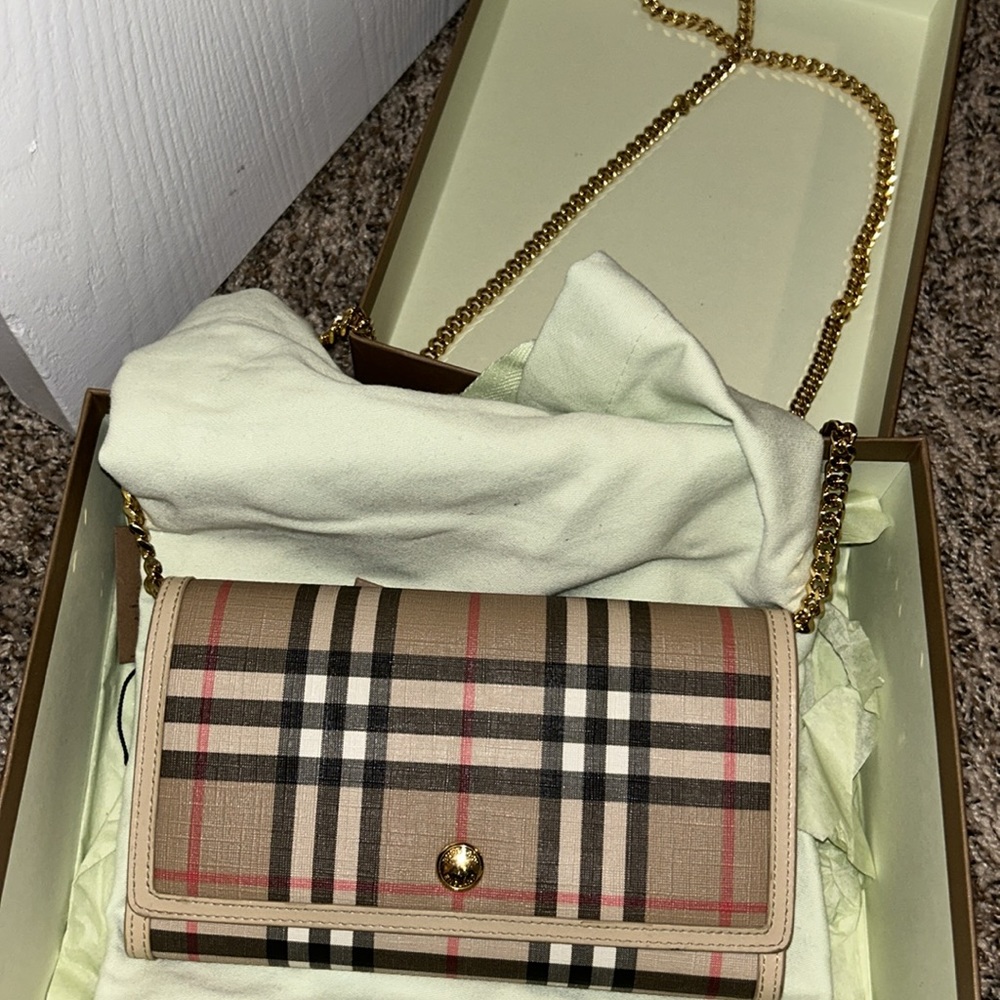 Burberry strap wallet